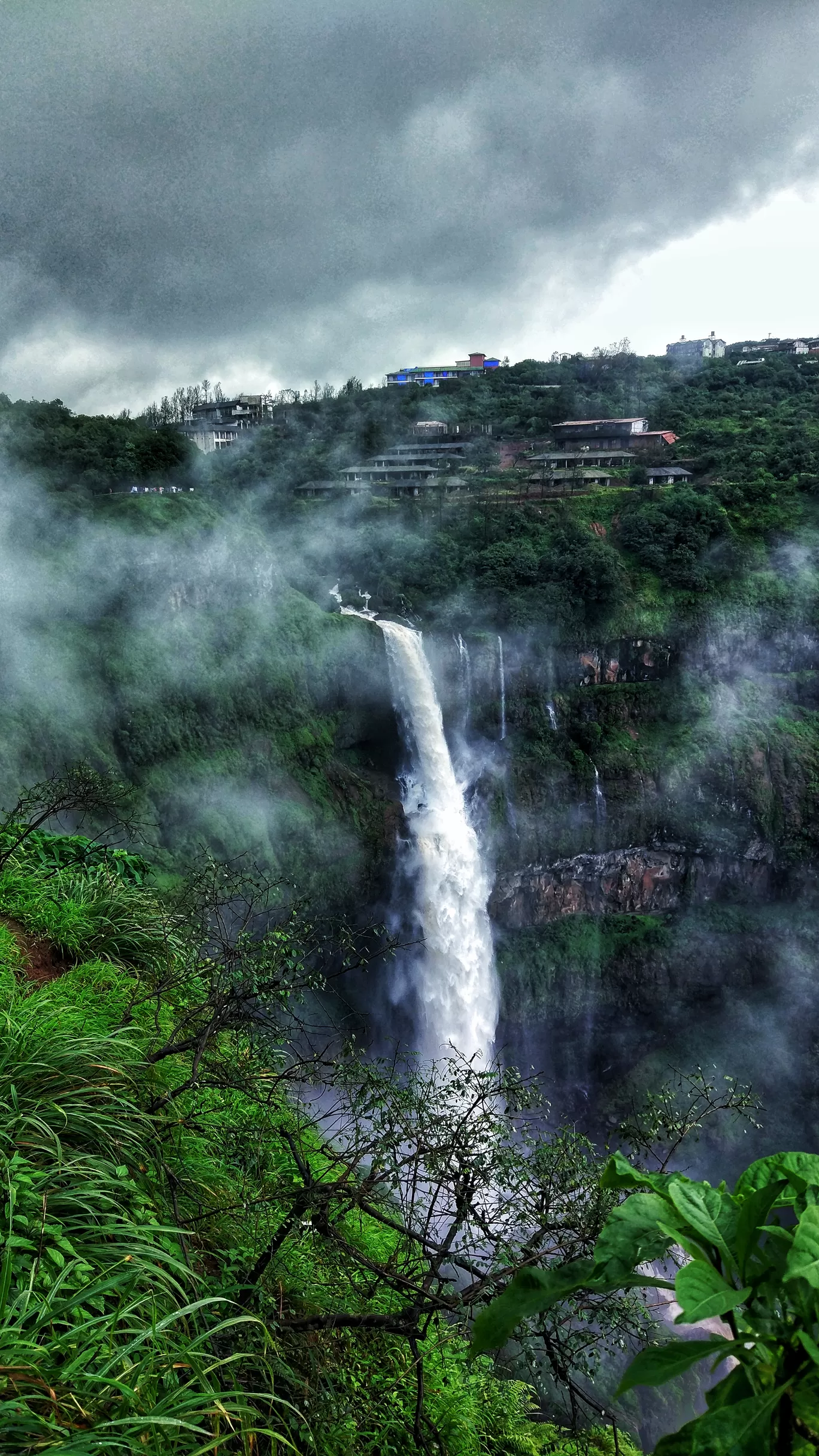 Photo of Lingmala Waterfall By Vineet Tomar