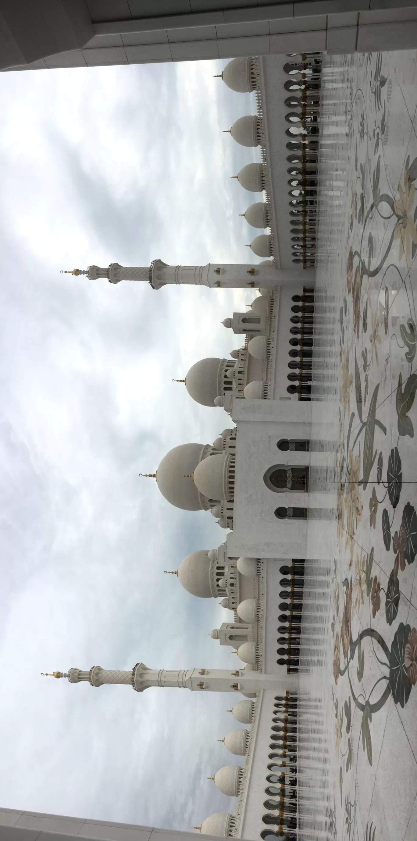 Photo of Sheikh Zayed Mosque - Abu Dhabi - United Arab Emirates By Aditya Nargotra