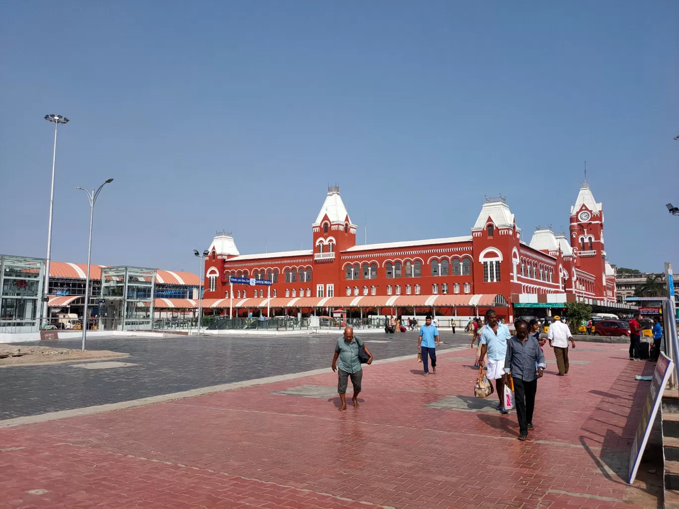 Photo of Puratchi Thalaivar Dr. M.G. Ramachandran Central Railway Station By Saahiil Sharma