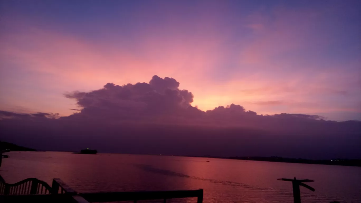 Photo of Lake View Road By Sunil Sahu
