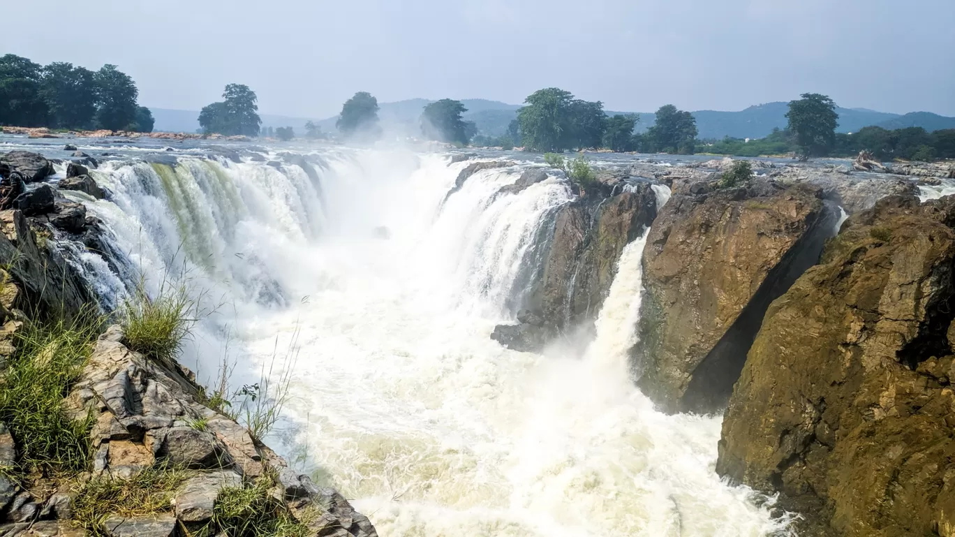 Photo of Hogenakkal Falls By Likhith Umesh