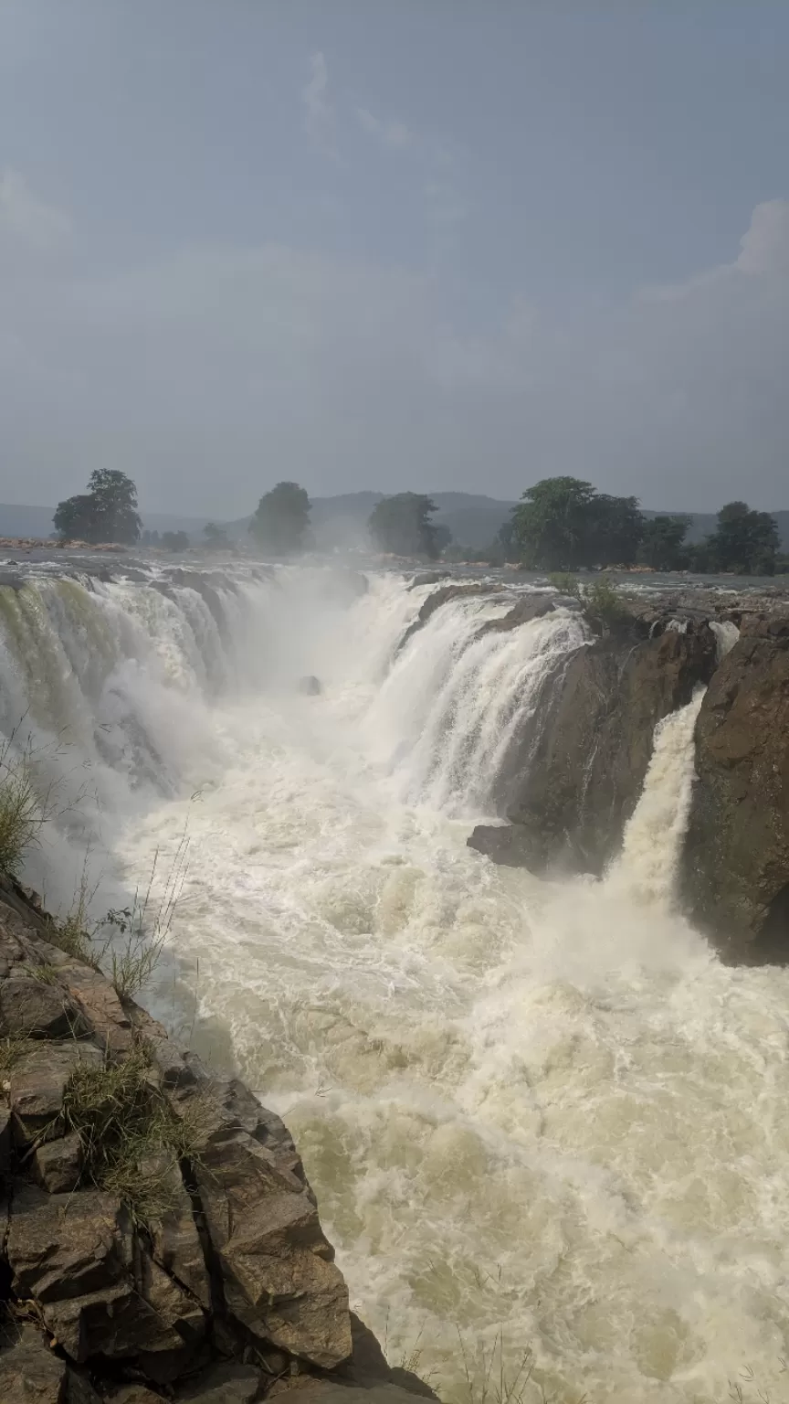 Photo of Hogenakkal Falls By Likhith Umesh