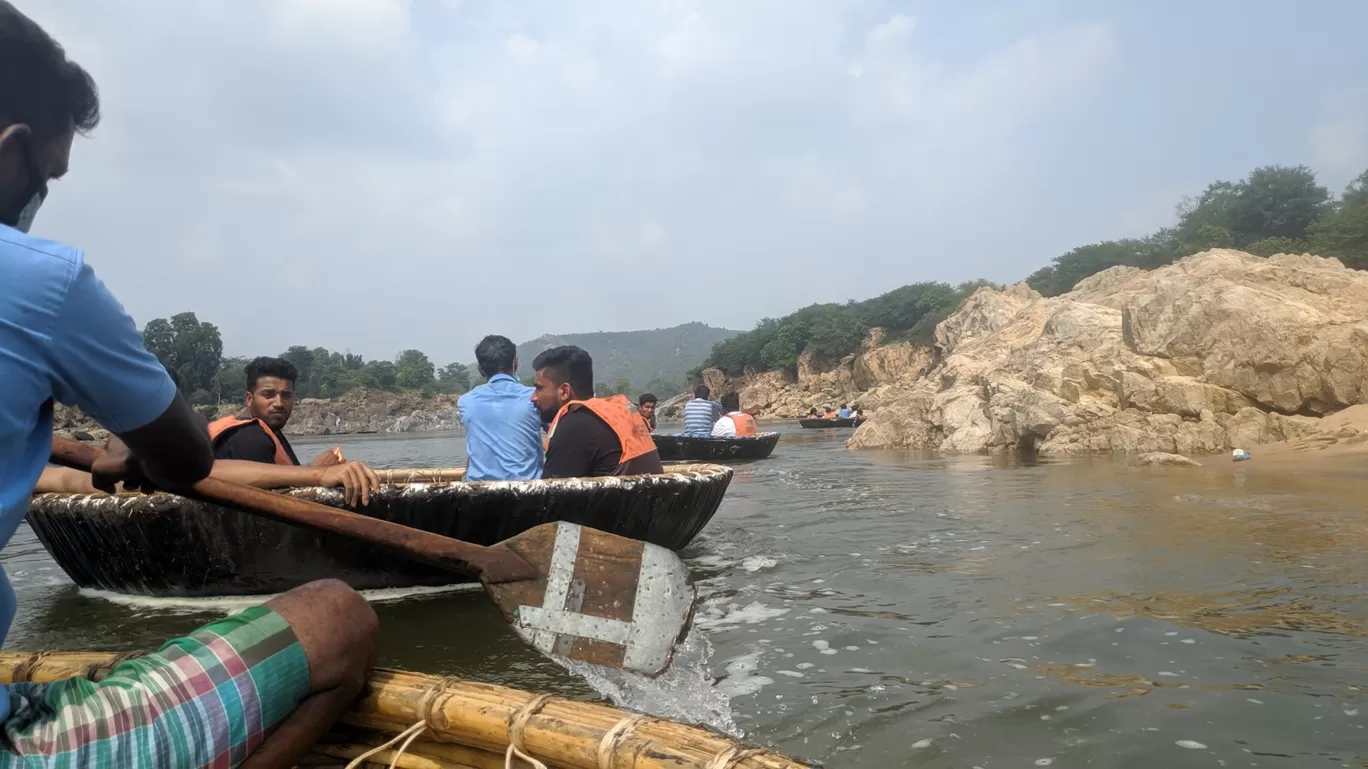 Photo of Hogenakkal Falls By Likhith Umesh