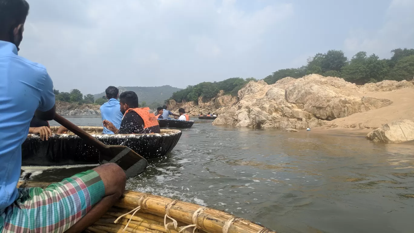 Photo of Hogenakkal Falls By Likhith Umesh