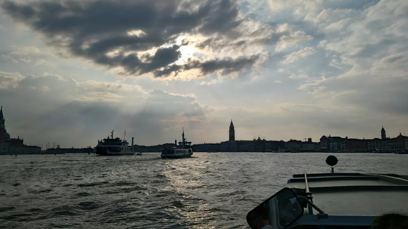 Photo of Venice By Mohit Jagetiya