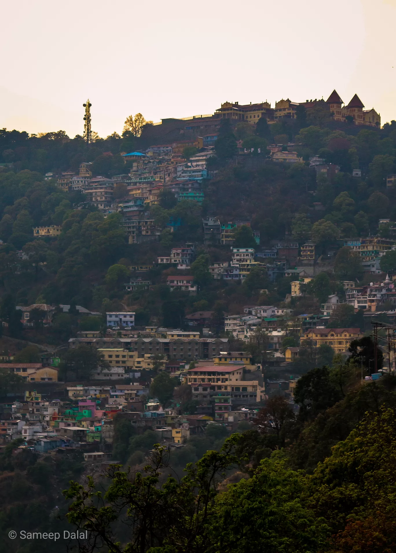 Photo of Naukuchia Taal By Sameep Dalal