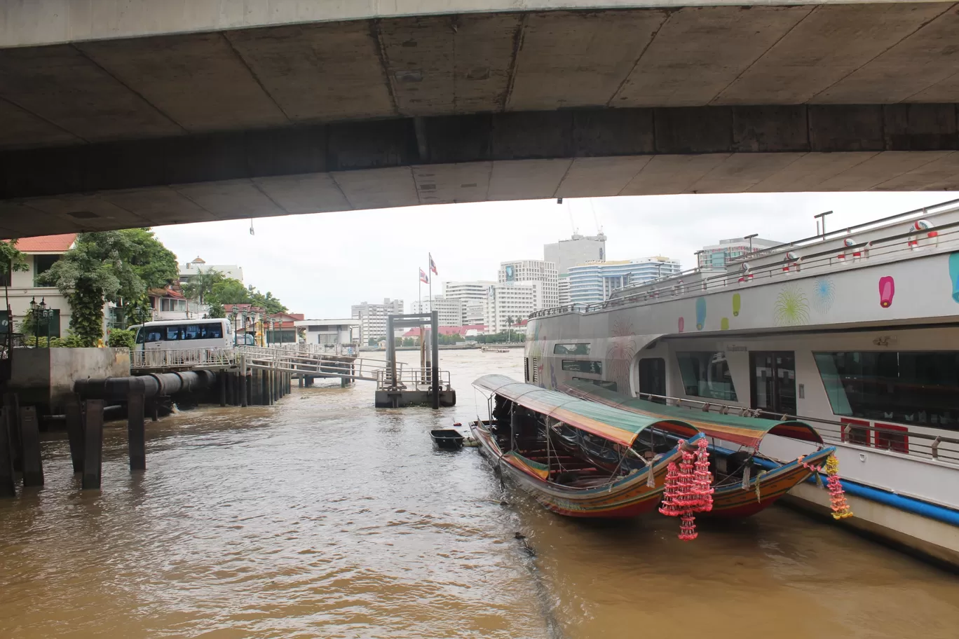 Photo of Chao Phraya River Cruise; Bangkok By NIRUPAM BORGOHAIN 