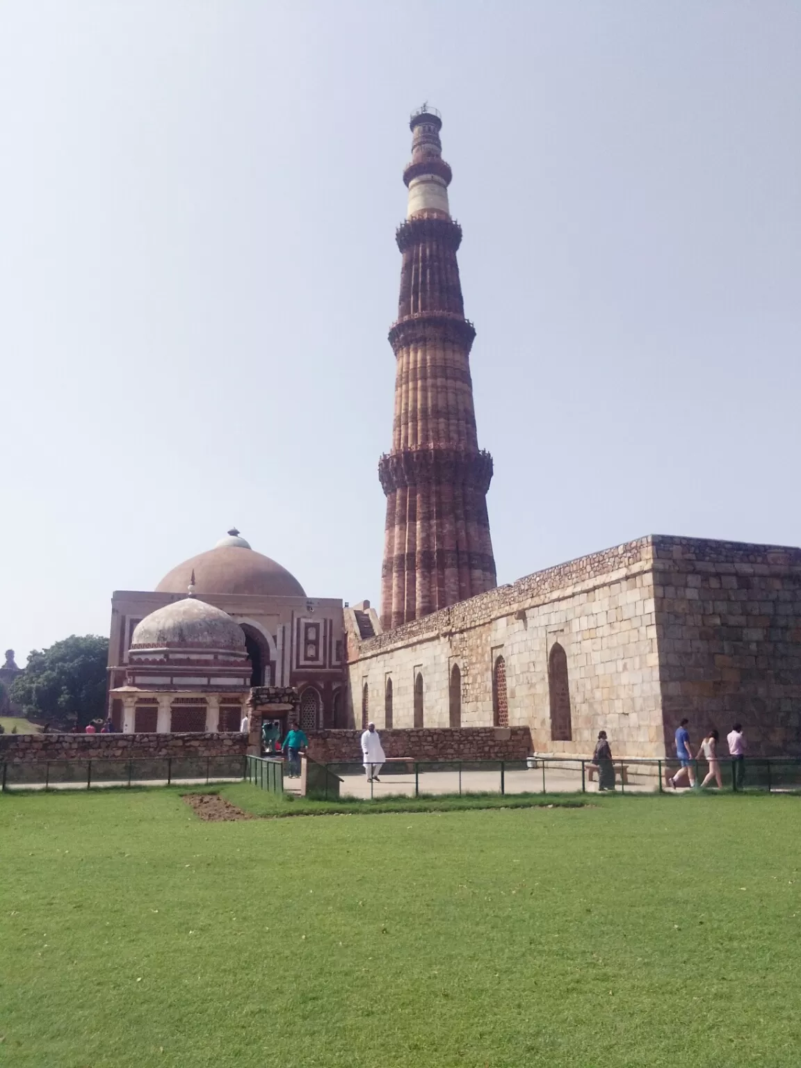 Photo of Qutub Complex By Silkey