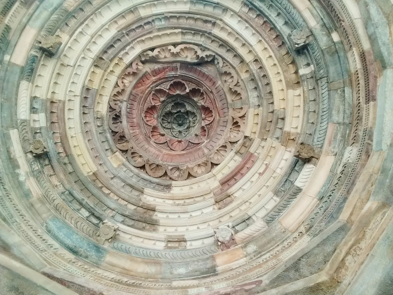 Photo of Qutub Complex By Silkey