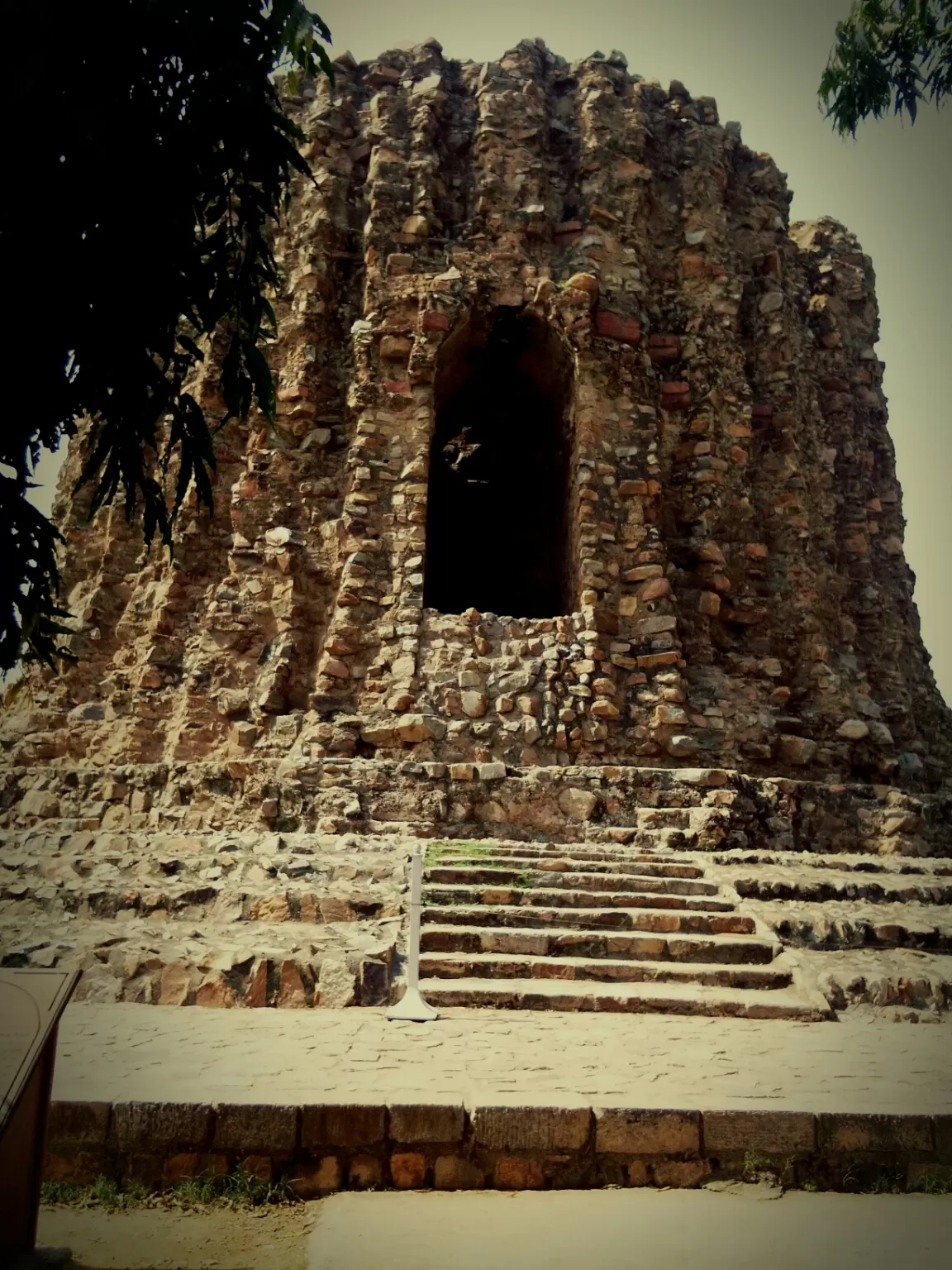 Photo of Qutub Complex By Silkey