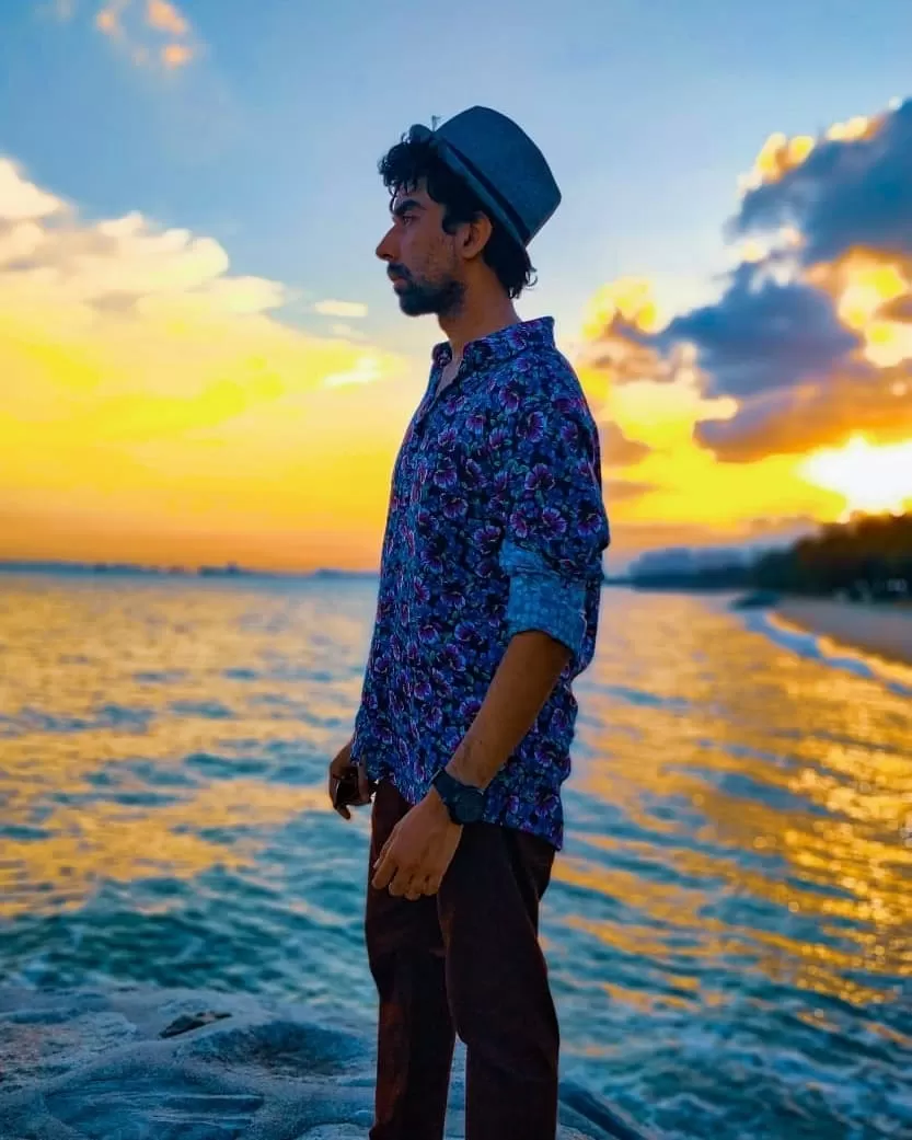 Cover Image of Naveen Kasturia