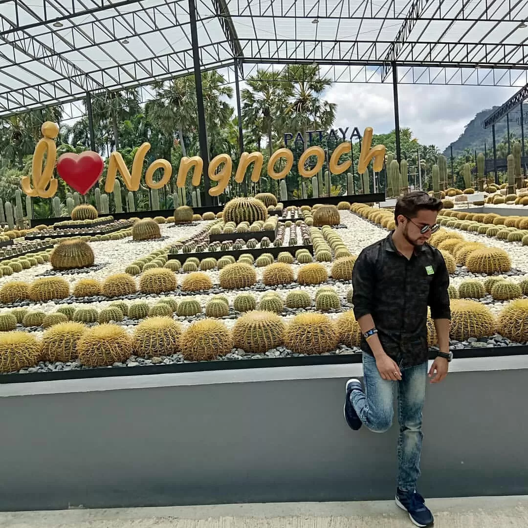 Cover Image of pranav kapoor