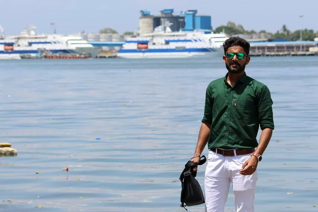 Cover Image of Divyansh