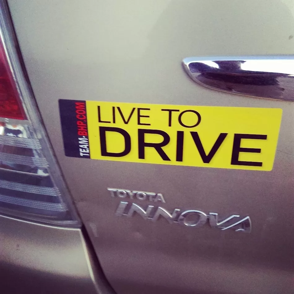 Cover Image of LiVe tO dRivE ( dhAVan )