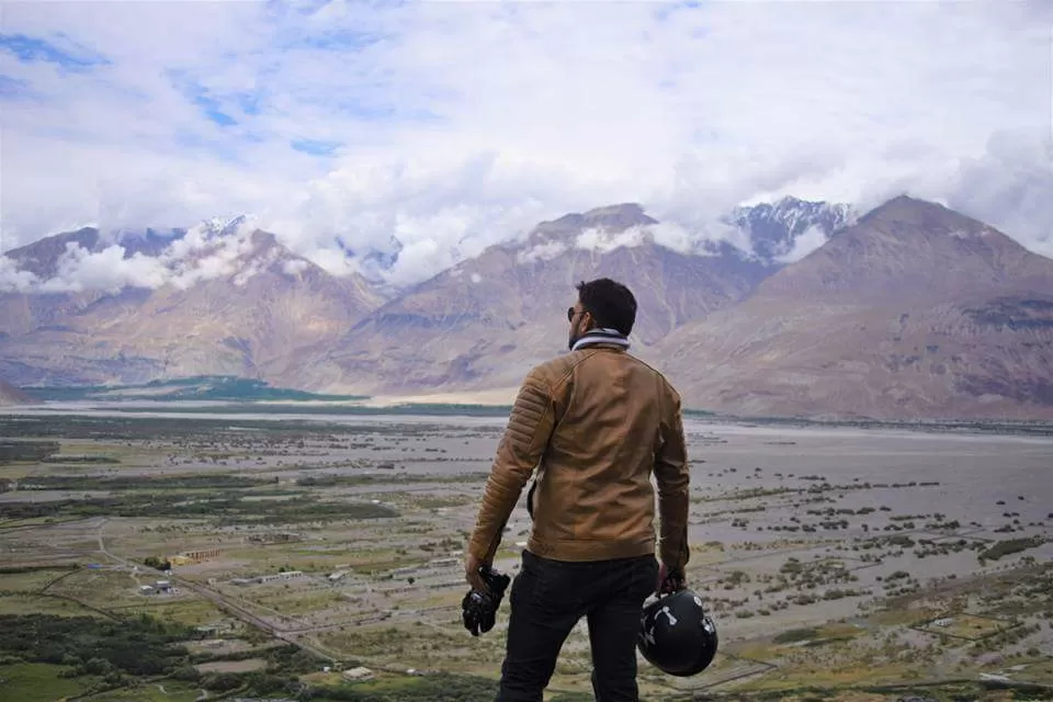 Cover Image of Prasad Pande