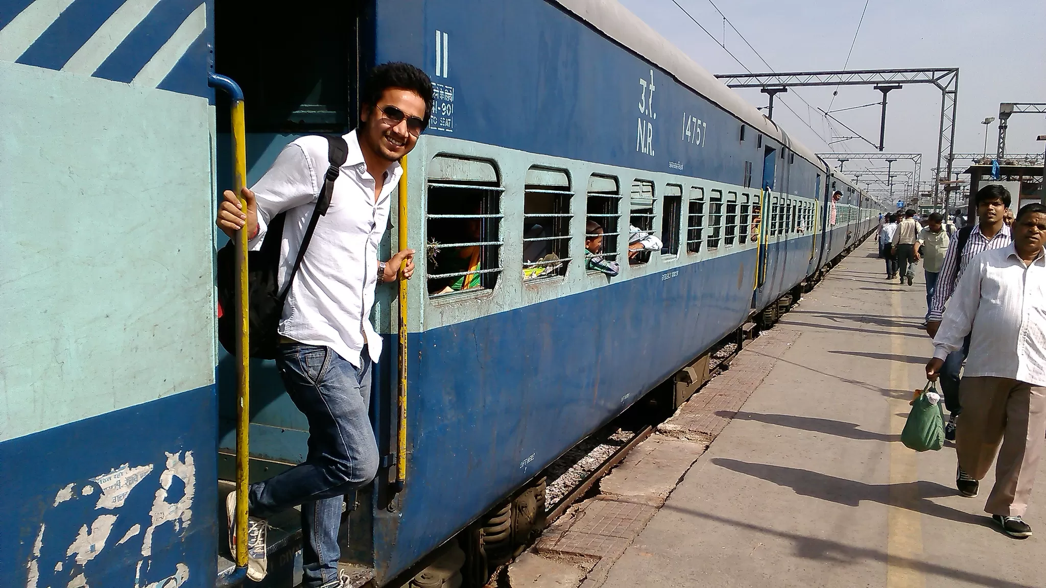 Cover Image of Daulat