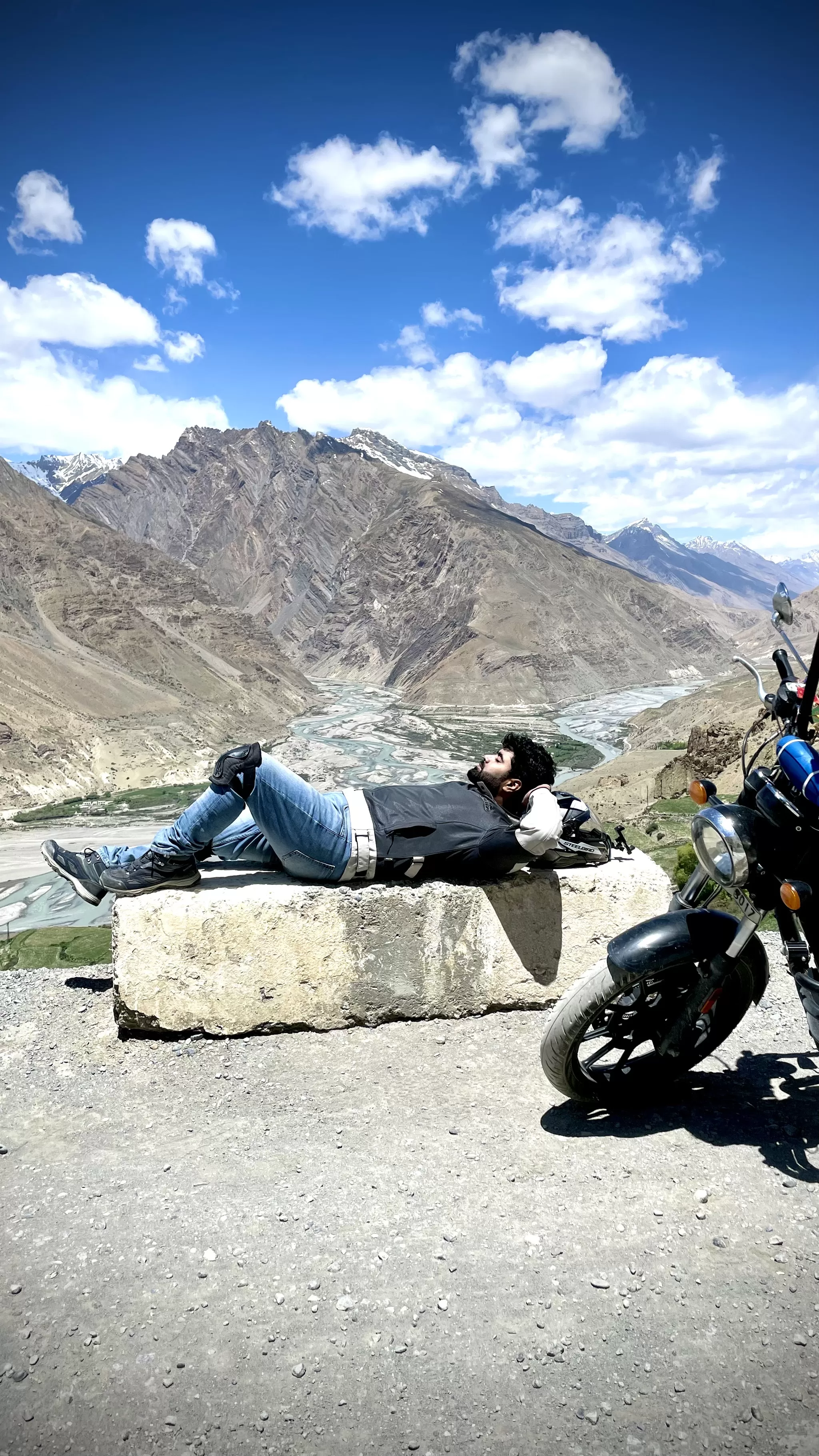 Cover Image of Sunil