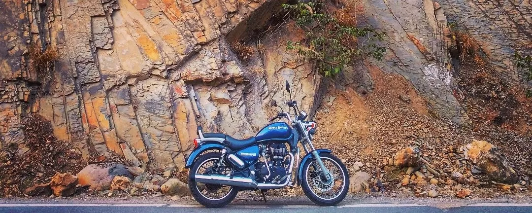 Cover Image of Hoon Awaara