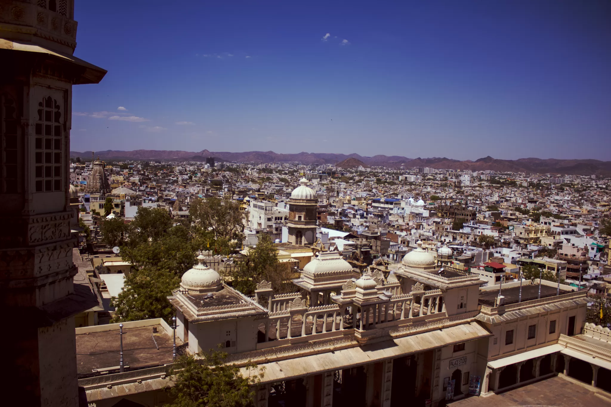 Cover Image of Khushboo (travelInMyBoots)