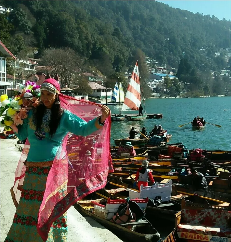 Cover Image of IndiantravelgiRL