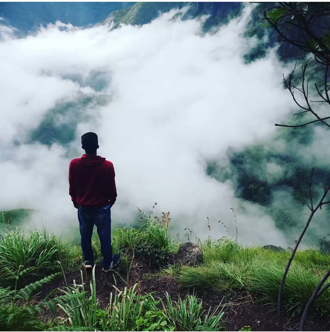 Cover Image of Adhil AB