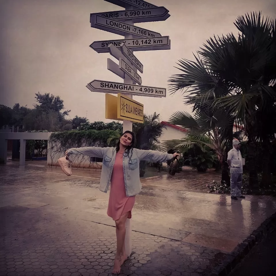 Cover Image of Aishwaria Varsha Dusane