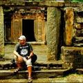 Deeptangan Pant Travel Blogger