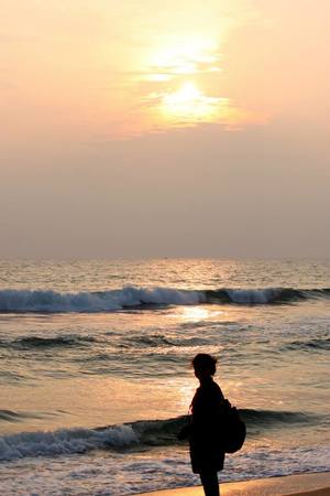 A walk down the Varkala Beach: Kerala