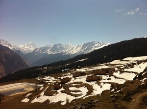 Visions in white. A day trek in Auli