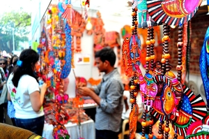 Places In Delhi To Hit For The Best Street Shopping Experience