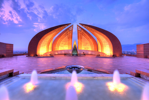 Pakistan – Definitely not just the Land of Burqas and Mujahideens