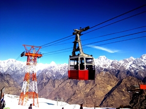 An Amazing Snow Experience At Auli, Uttrakhand