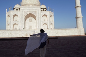 How to explore the best of Taj Mahal?