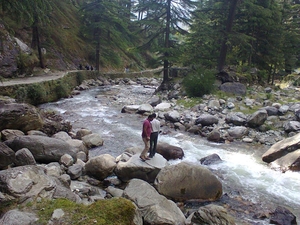 Story behind boiling hot water in hilly area of Manikaran near Kasol