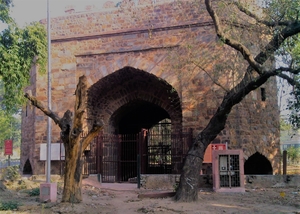 The Gate With A Gory History - Dilli's Khooni Darwaza