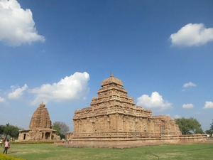 MUMBAI - HAMPI - BADAMI - VIJAPUR -MUMBAI-A Trip In a True Backpacker Style
(Part Two)