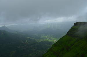A Must visit Monsoon Trek to Raigad Fort-The capital of Shivaji's Maharaj's kingdom, Mahad.