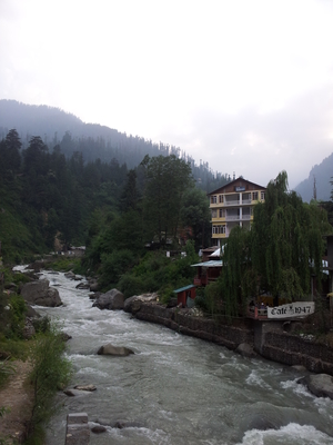 Old Manali- The River, the mountain chill, amazing food, trance.....