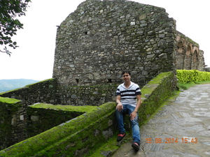 Looks like Edinburgh's Forts but it's Kumbhalgarh Fort