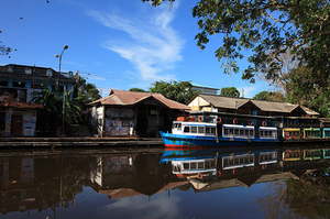 Backwater cruise through the National Waterway No.3