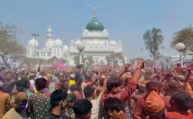 Photo of UP की इस दरगाह में 1