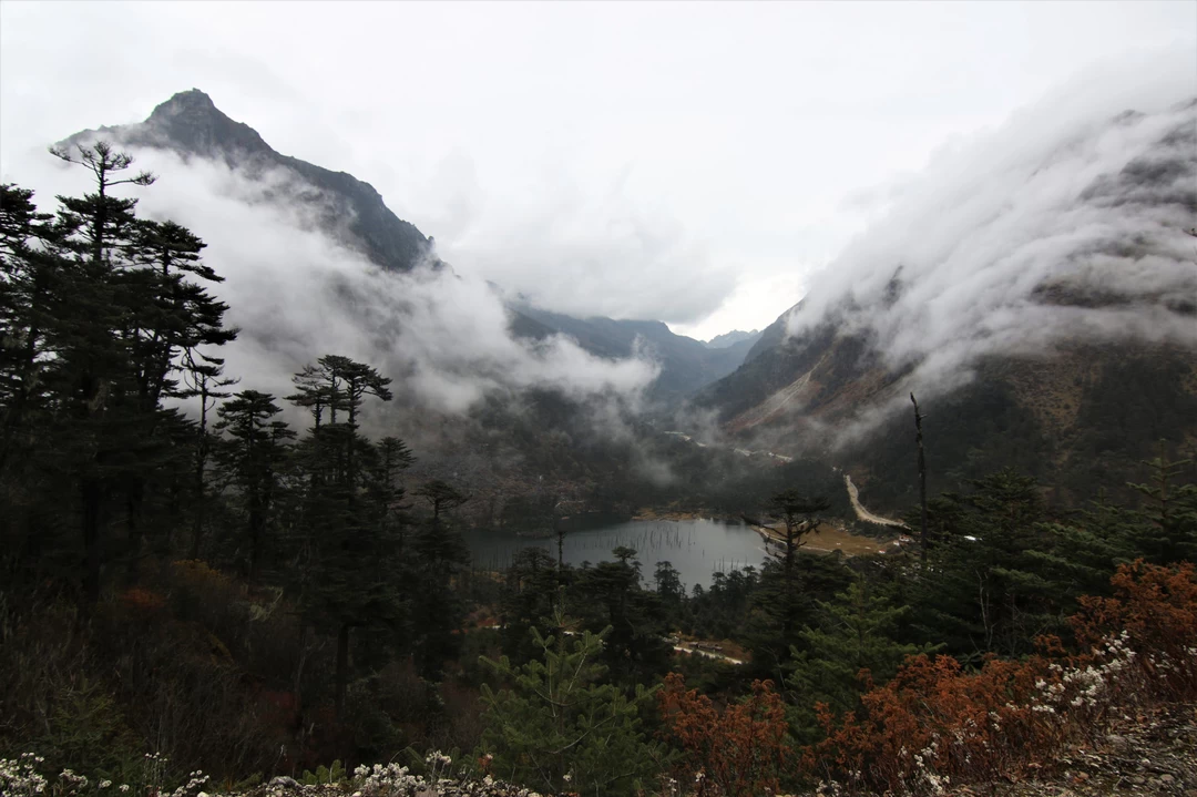 Photo of Bum La pass and Shun