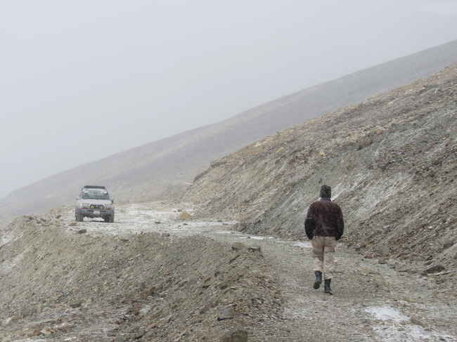 Mana Pass Uttarakhand Permit Weather Images How To Reach Tripoto Mana pass is located within the nanda devi biosphere reserve, 24 km north of the town of mana, india and 52 km north of the hindu pilgrimage town mana pass was an ancient trade route between uttarakhand and tibet. mana pass uttarakhand permit weather