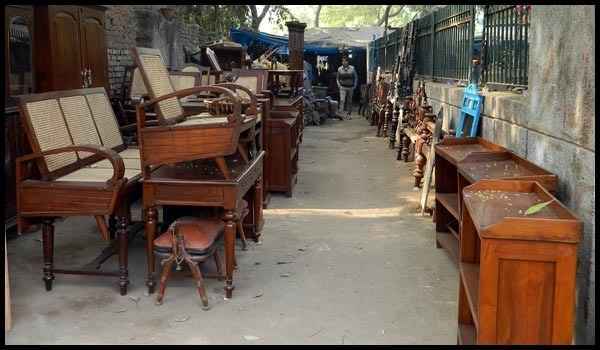 15 Wholesale Markets In Mumbai Where To Shop For Clothes Electronics Cosmetics And More Tripoto