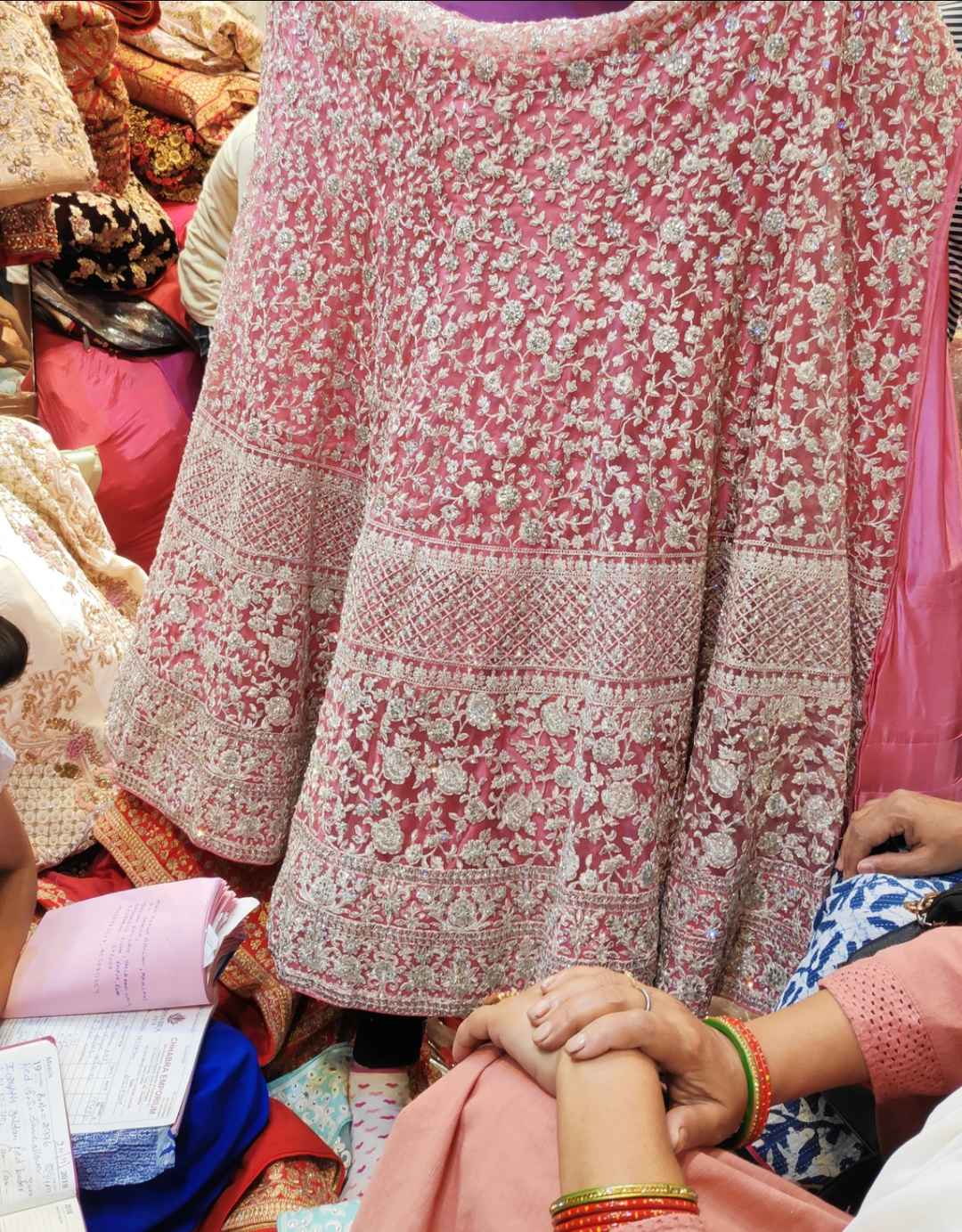 Share more than 130 chandni chowk wholesale saree best vietkidsiq.edu.vn