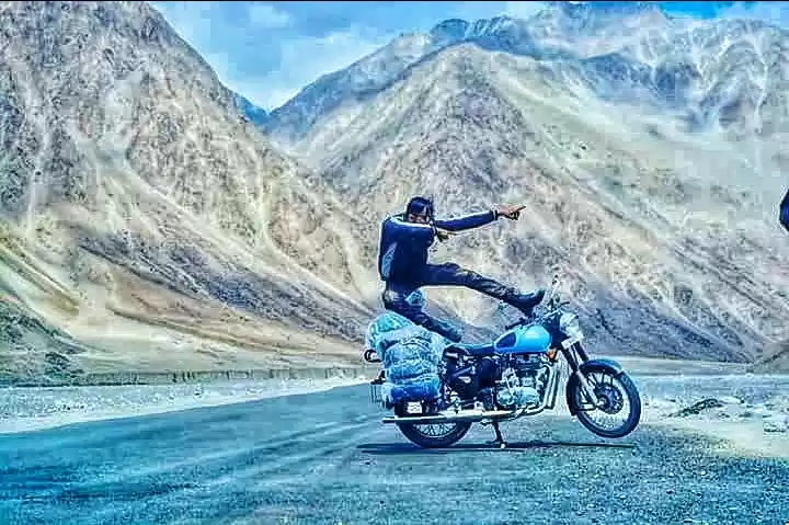 Photo of “Hike more. Worry Le