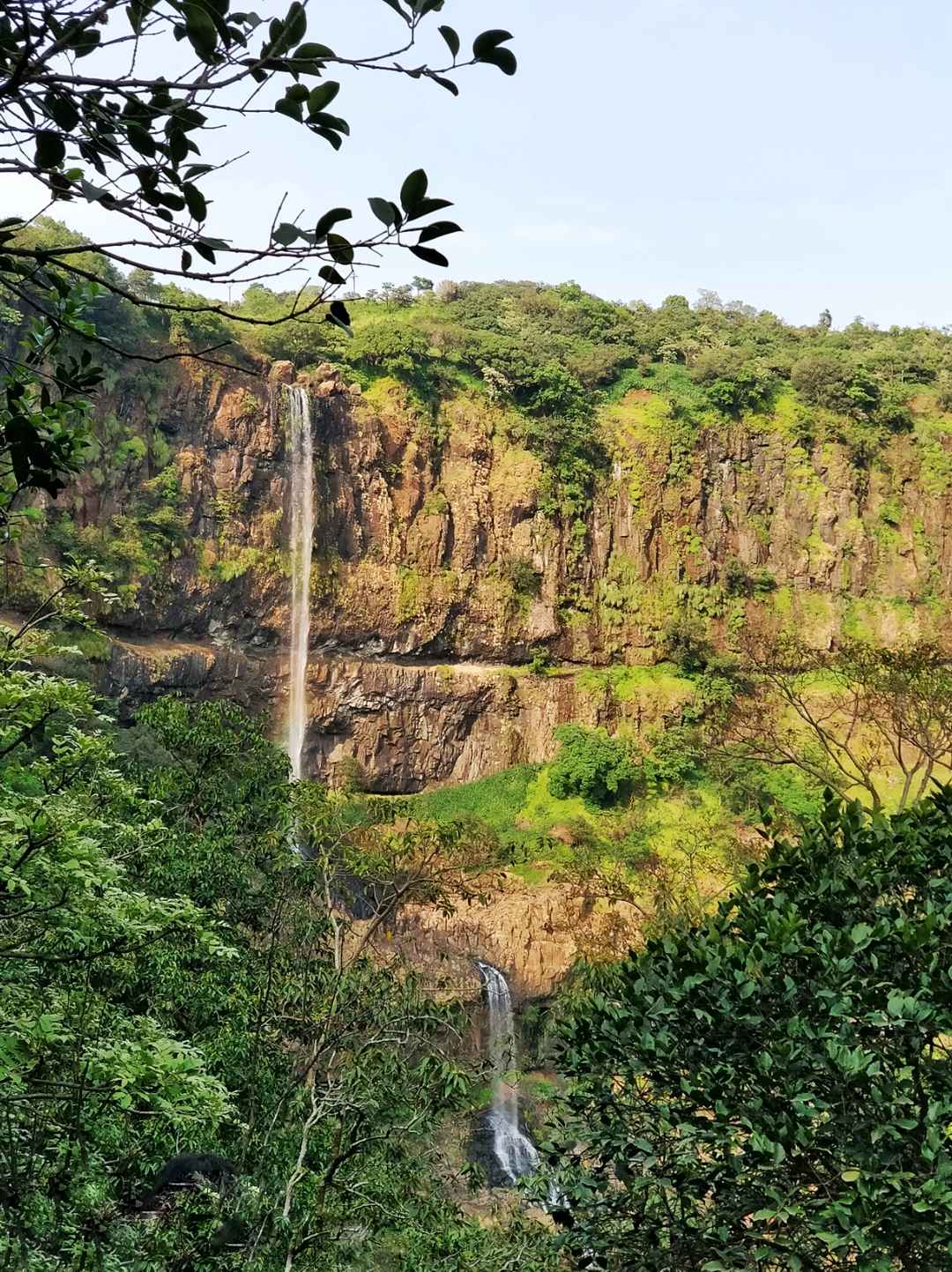 one-of-highest-plunge-waterfall-in-india-vajrai-waterfalls-perfect