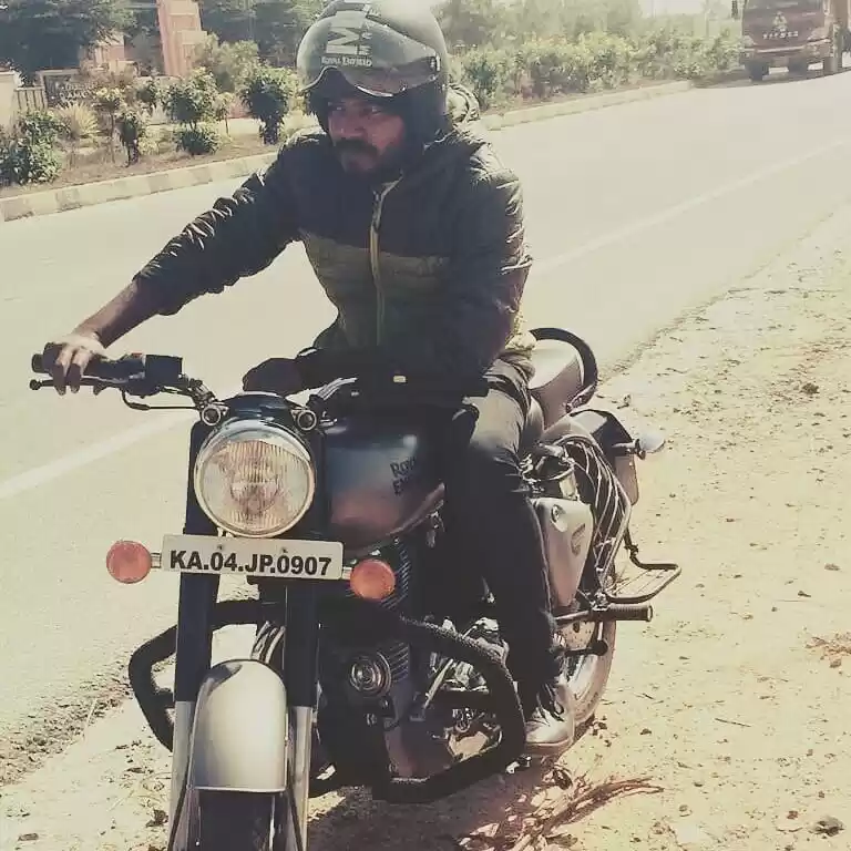 Photo of Royal Enfield Ride t
