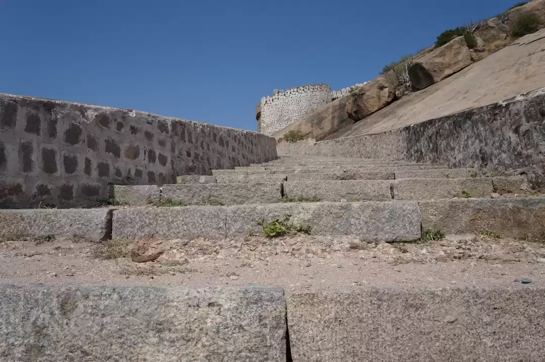 Photo of Bhongir Fort: Traces