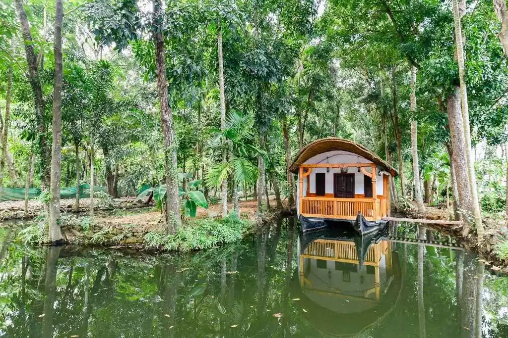 Photo of Stay in a Floating R